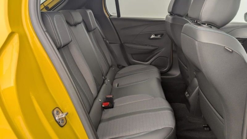 PEUGEOT 208 50 KWH 136CH ALLURE Jaune Faro – Image 10