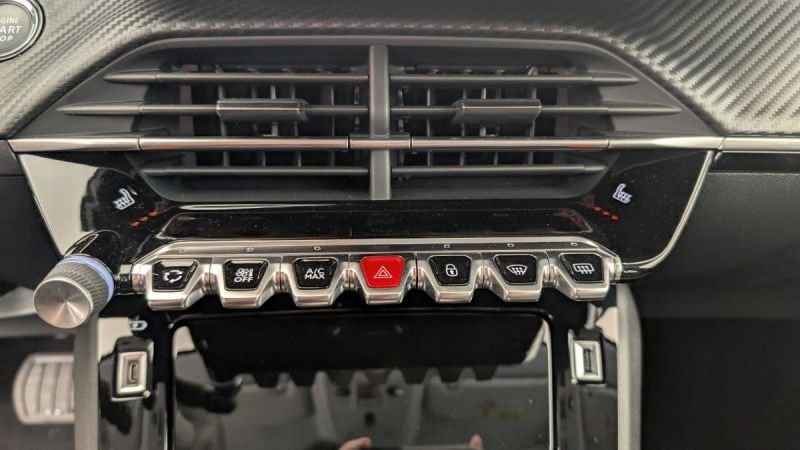 PEUGEOT 208 50 KWH 136CH ALLURE Jaune Faro – Image 17