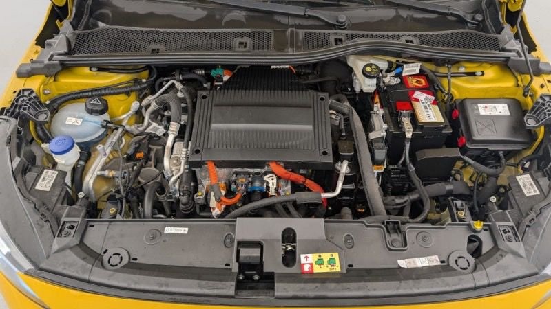 PEUGEOT 208 50 KWH 136CH ALLURE Jaune Faro – Image 15