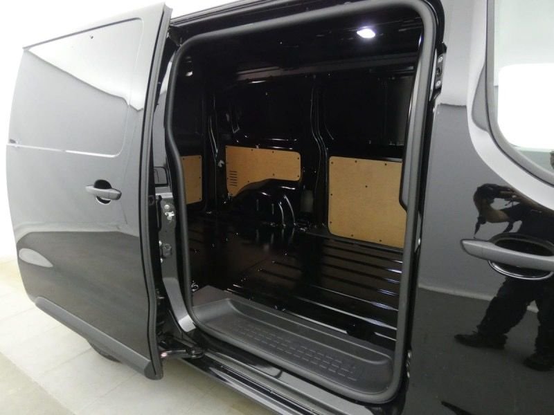 PEUGEOT Expert Fg VUL M BLUEHDI 145 SS EAT8 Gris Titane – Image 12