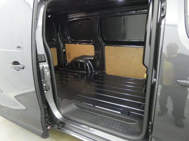 PEUGEOT Expert Fg VUL M BLUEHDI 145 SS EAT8 Gris Titane – Image 11