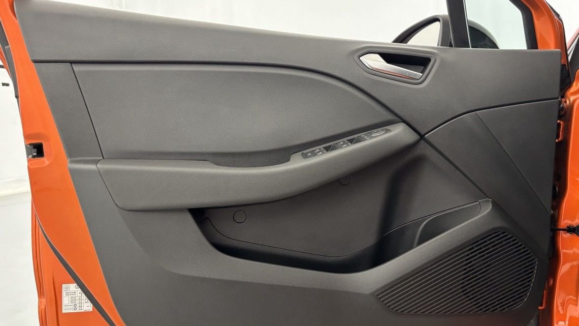 RENAULT Clio Clio SCe 65 Evolution 5p Orange – Image 9