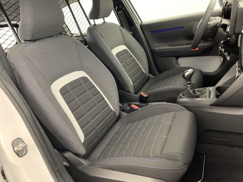 CITROEN C3 TURBO 100 BVM PRO Blanc Banquise / Toit Noir – Image 13