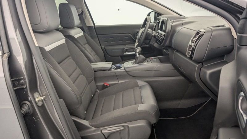CITROEN C5 Aircross PureTech 130 S S BVM6 C-Series Gris Platinium / Toit Noir – Image 5