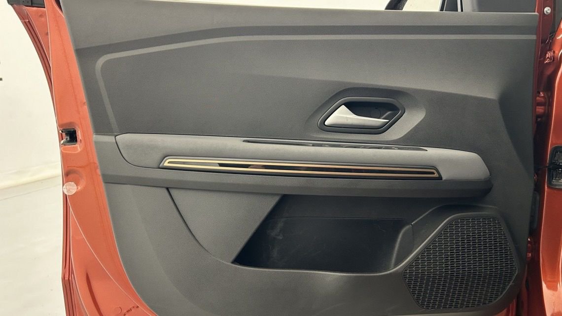 DACIA Jogger 1.6 hybrid 140ch Extreme 5 places - Garantie 08/2029 Brun Terracota métallisé – Image 8