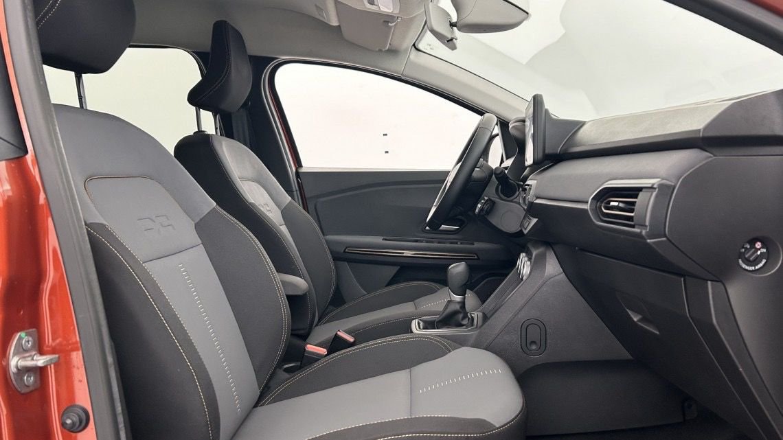 DACIA Jogger 1.6 hybrid 140ch Extreme 5 places - Garantie 08/2029 Brun Terracota métallisé – Image 13