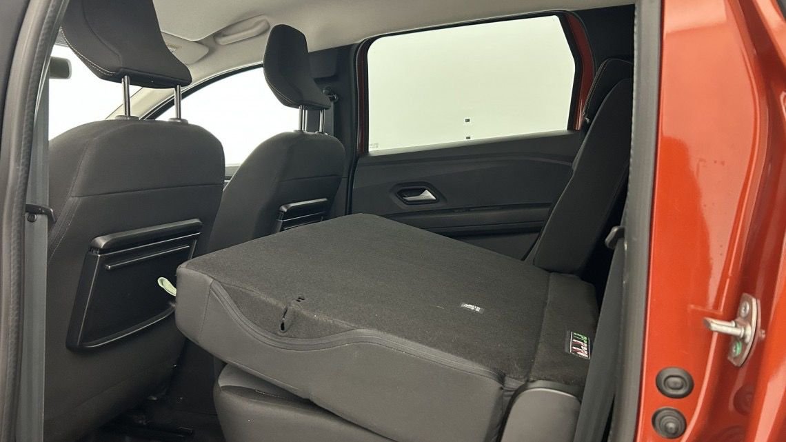 DACIA Jogger 1.6 hybrid 140ch Extreme 5 places - Garantie 08/2029 Brun Terracota métallisé – Image 4