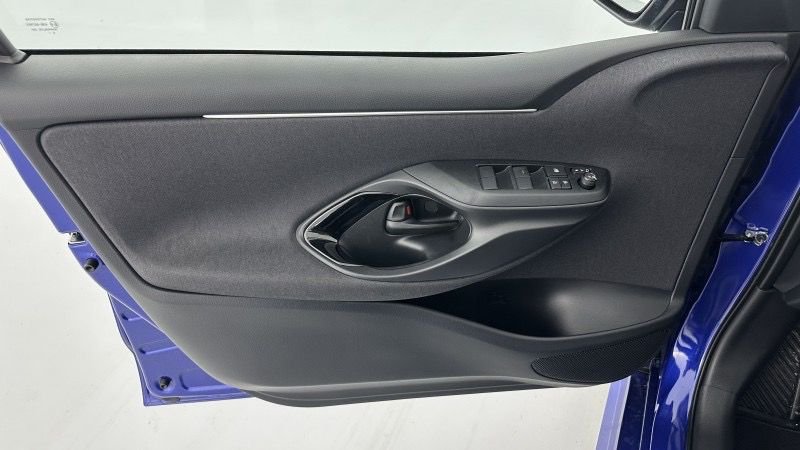 TOYOTA Yaris Hybride 116h Design e-CVT Bleu nievre – Image 10