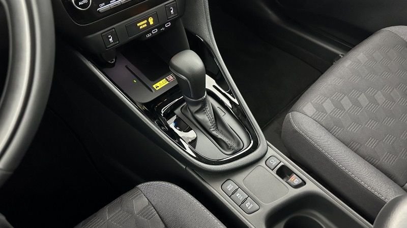 TOYOTA Yaris Hybride 116h Design e-CVT Bleu nievre – Image 12