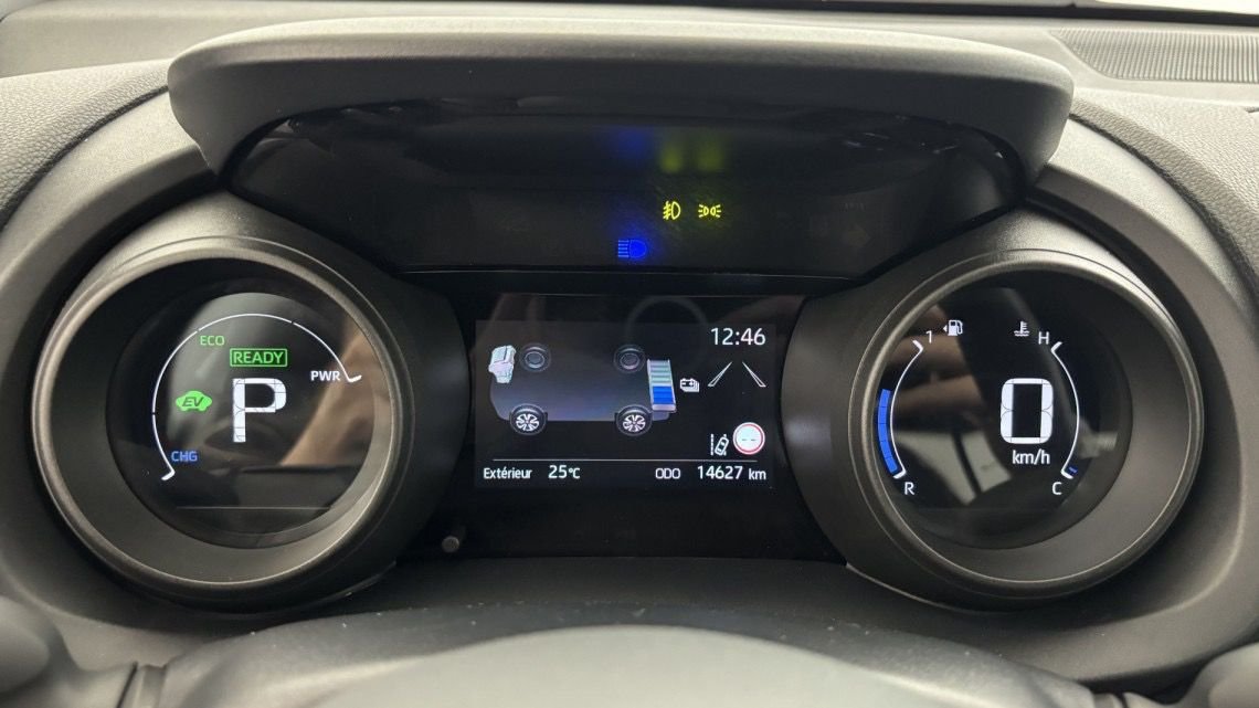 TOYOTA Yaris Cross 116h 2WD Design 5p Rouge – Image 11