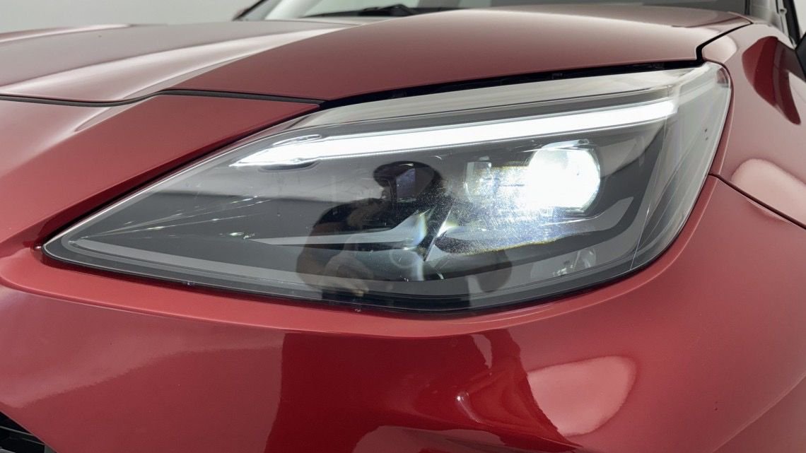 TOYOTA Yaris Cross 116h 2WD Design 5p Rouge – Image 9