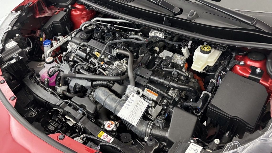 TOYOTA Yaris Cross 116h 2WD Design 5p Rouge – Image 8