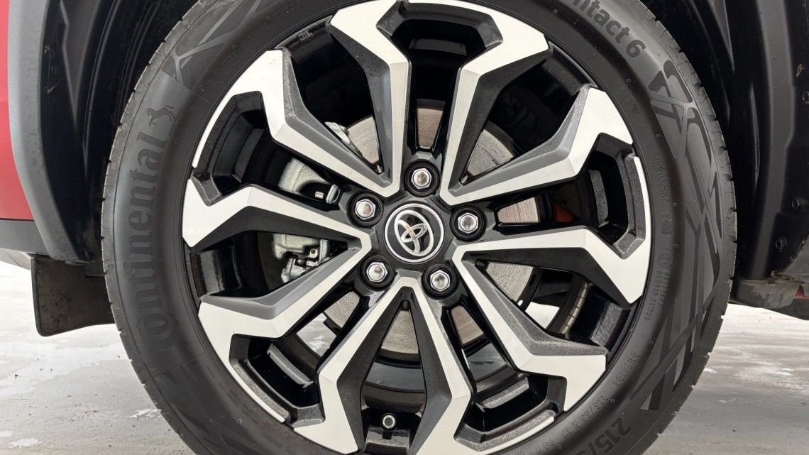 TOYOTA Yaris Cross 116h 2WD Design 5p Rouge – Image 7