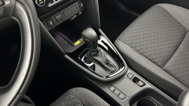 TOYOTA Yaris Cross Yaris cross 1.5 Hybride 130h Design e-CVT Blanc lunaire nacré – Image 8