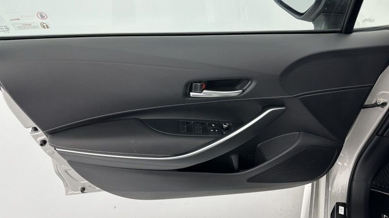 TOYOTA Corolla Touring Spt Corolla touring sports X 1.8 Hybrid 140ch Design (Team Player) Shimmeringsilver – Image 8